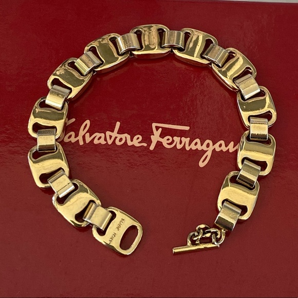 🌟FERRAGAMO🌟 SALVATORE FERRAGAMO BRACELET (GENUINE, SIGNED) VERY CUTE - Picture 6 of 13